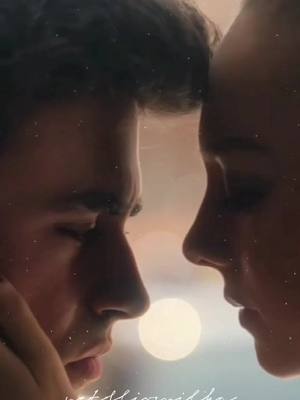 A post by @netflixmilka on TikTok caption: fake kiss!! 💔 #carlaroson #samuelgarcia #elite #netflixmilka #netflix #aesthetic #elitenetflix #esterexposito #itzanescamilla #элита #кармуэль