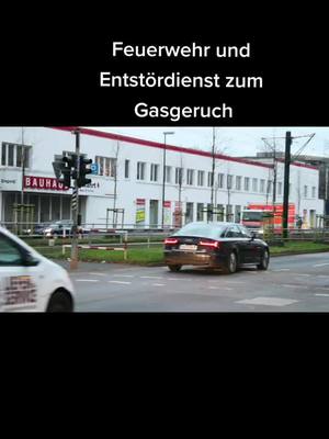 A post by @blaulicht_nrw_ on TikTok caption: #feuerwehr #entstördienst #blaulicht #viral #düsseldorf