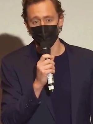 A post by @darialafeyson2020 on TikTok caption: #Recommendations #TomHiddleston #PUBGMOBILEchallenge какой мужчина , девАчки😍🥶