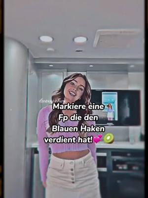 A post by @dinoxsunkinx on TikTok caption: @dinoxsunkinx antworten #🦋❤️ #fy💝🦋 #dinoxsunkinx |⚠️Fake Body⚠️