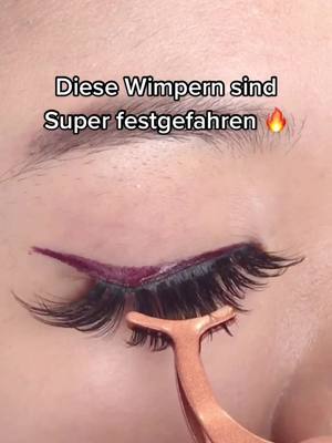 A post by @simonsebastiane on TikTok caption: Diese Wimpern sind Super festgefahren 🔥#wimpern #fürdich #fakewimpern #kleben #wimpernkleben