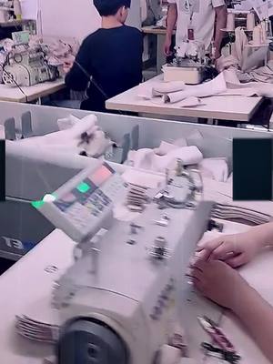 A post by @autumn.love33 on TikTok caption: #😮 #textiles #machine #production #foryoupage #fypシ #fyp #foryou #manufacturing #fabric