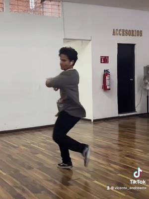 A post by @vicente_andreamx on TikTok caption: Perdón Vicente 😂😂😂 #salsa #quierosentirtucuerpojuntitoalmio #fyp #foryou #fypシ