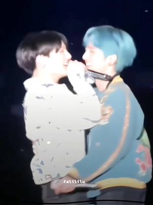 A post by @falililu on TikTok caption: 🌬️El amor es un secreto que los ojos no saben guardar #taekook #vkook #parati #fyp #fypシ #taehyung #jungkook #sigueme #taekook_is_real