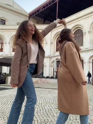 A post by @mafaldaemariana on TikTok caption: Passeio de final de tarde 📍 #fyp