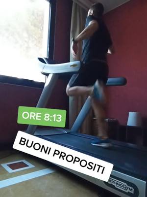 A post by @.thelollo on TikTok caption: Capita #buonipropositi #palestra #perte #trend