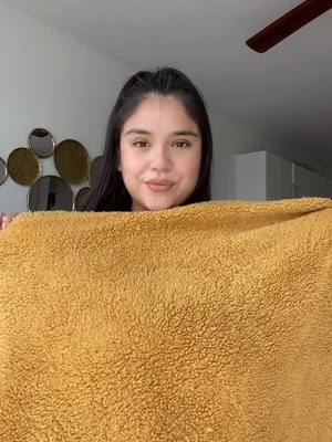 A post by @vanessahiinatta on TikTok caption: Surprise ☺️ IG: vanessahinata_