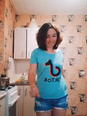 A post by @ramzia1539 on TikTok caption: всем приветик 🤗🤗🤗 #длянастроения #длядуши #уфабашкирия #маникюр #добрыйвечер @gingerdevil84 @family_ufa @user9073121985071