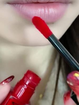 A post by @cocozhao6 on TikTok caption: #lipstick #lipstickshow #lipstickchallenge #lipgloss #makeup #fyp #beauty