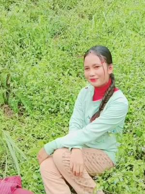 A post by @yoengkhom on TikTok caption: 😂ផុសមួយទៀតមេីល