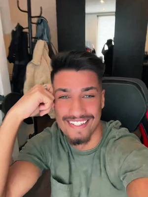 A post by @kemal_807_ on TikTok caption: Warum ist das so schwer?😂#fotogen #kemaloth #fy #fyp #foryoupage #fly #viral