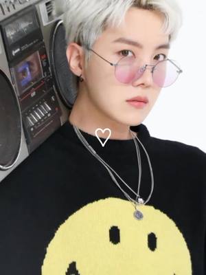 A post by @jm_07_7 on TikTok caption: Me pueden recomendar algunos k-dramas?por favor 🥺❤️.Me pueden dejar los nombres en los comentarios 👉❤️👈 💐