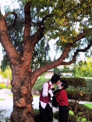 A post by @fishufishu on TikTok caption: I miss you so much my love 🖤❤️ (old draft) #dontstarve #dontstarvetogther #dontstarvecosplay #wesdontstarve #wilsonphiggsbury