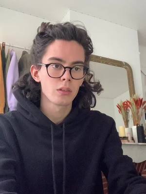 A post by @pacolcm on TikTok caption: Un cinématographie digne des plus grands 🤠 #blind #chauve #cheveux #pourtoi