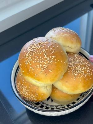 A post by @cookideas_ on TikTok caption: Vegane Burger Buns #burger #vegan #food #rezepte #foryou #kesfet #öneçıkar #fy #viral #fyp