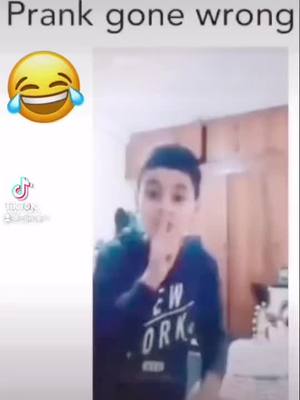 A post by @ona_08v on TikTok caption: Don’t try this at 🏡😂#fortourpage #vairal #funny #fypシ #tiktok