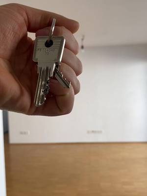 A post by @kleinerimmobilien on TikTok caption: Wohnung in #karlsruhe gesucht? 👉🏼 www.kleiner-immobilien.de #immobilien #immobilienmakler #karlsruhe #krauchenwies #sigmaringen