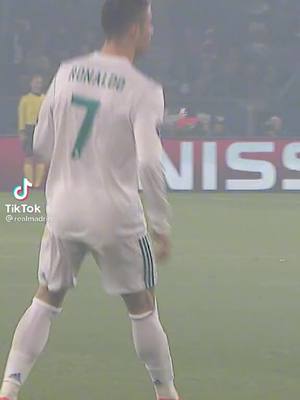 A post by @porto_550 on TikTok caption: Le Goal le meilleur joueur au monde de histoire cr7 en tout 604 but il va jamais arete sa carrière lui le meilleur sieeee