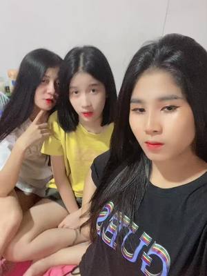 A post by @nyzaa11 on TikTok caption: ចាក់មិចចូល🤪🤣😂