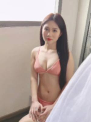 A post by @chxiaohu on TikTok caption: beautiful body#girl #sexy #hot #belle