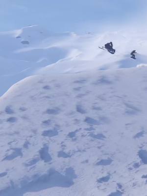 A post by @bundtyy on TikTok caption: not my clip but look how realistic this is #fyp #gaming #steep #ridersrepublic #shredders