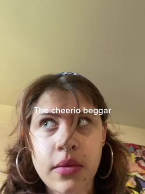 A post by @pisicacupicioarescurte on TikTok