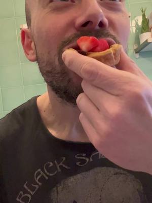 A post by @ruzzosimone on TikTok caption: Semplici e leggere #cooking #tiktok #perte