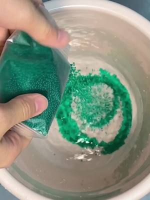 A post by @cooltoys88 on TikTok caption: #gelblaster #makertoys #foryou #splatgun #splatrball #blaster #fyp #vrial #gelball   Green is so beautiful 🤩  if you want it, you can click buy it in my bio 🥰🥰