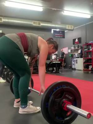 A post by @muddlebuck on TikTok caption: Easy little push-pull day #powerliftingwomen #girlswholift #womenwholift