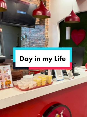 A post by @reembeauty11 on TikTok caption: A day in my life🎀#TurboTaxAndRelax#GameTok#ByeByeSundayBlues#UnsealTheMeal#makeup#blackeyeliner#glueeyeliner#Eyeliner#lashes#bestfalselashes#flawlessskin#businesstok#business#WomenOwnedBusiness#adayinmylife#dayinmylife#Vlog#entrepreneur#businessvlog#diml