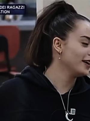 A post by @mexsmerized on TikTok caption: non si scende dalla 🚢 no // #caroligi #amici21 #luigistrangis #carolapuddu #carolaamici21 #luigiamici21 #amiciufficiale #carolaeluigi #caroligiedit #LiveForTheChallenge