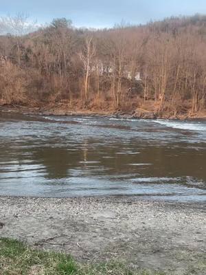 A post by @johnnyfire33 on TikTok caption: Where am I? #vermont #vermonttiktok #river #peaceful #myquiettime