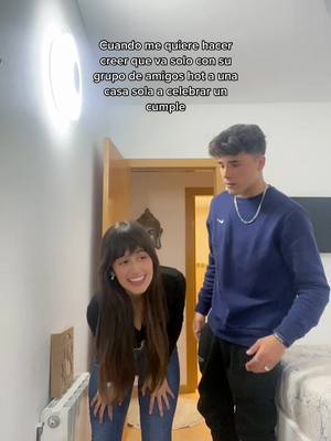 A post by @lifematess on TikTok caption: Podría hacer mil vídeos con este audio #pareja #fypシ #humor