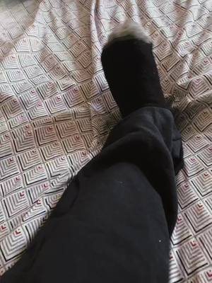 A post by @zmokeii on TikTok caption: Makin my feet hot 🔥🔥 #6ix9ine #feet #meme #fyp #BigComfy #420