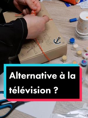 A post by @maude.bdn on TikTok caption: Plutôt TV ou activités chez vous ? #educationpositive #SmallBusiness #mamanentrepreuneuse #activitéenfants #enfant #occuperlesenfants #boxenfant