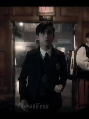 A post by @fiveswifexx on TikTok caption: The quality<<< but anyways I’m gonna try getting back into editing so have a quick one for now :) #foryou #foryoupage #onlyinmycalvins #theumbrellaacademy #fivehargreeves #five #numberfive #number5 #umbrellaacademy #aidangallagher #netflix #series #season2 #velocity #edit #edits