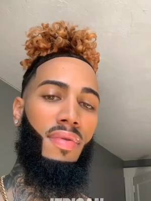 A post by @jepican_ on TikTok caption: THEM LIGHTSKINS 😂😂😂😂😂 #fyp #funny #lightskins #viral