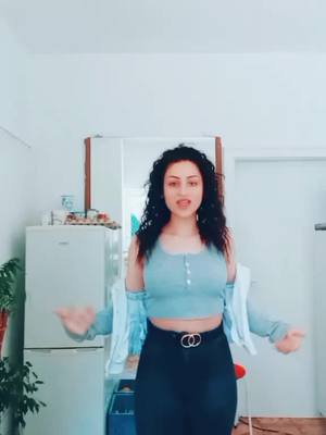 A post by @gaby_gabriela_18 on TikTok caption: #fyp.