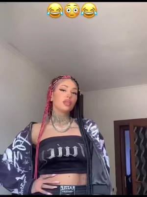 A post by @22sebica on TikTok caption: #fypシ #baddgyal #viral #pamflet_tik_tok #like❤️👈 #