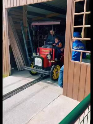 A post by @delphine.lb on TikTok caption: Une journée à @Kingoland Parc d’Attractions  🎠    #parcdattraction #kingoland #bebe #enfant #famille #amis #bonheur #bretagne #bzh