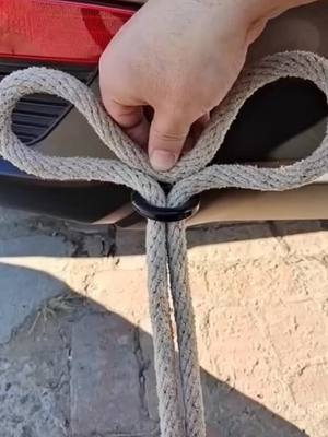 A post by @tabeud on TikTok caption: #rope #knot #KitchenHacks #fyp