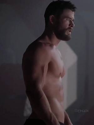 A post by @edittinqloki on TikTok caption: thor in ragnarok>> #fyp #marvel #mcu #thor #chrishemsworth #hot #ragnarok #phase3