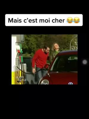 A post by @bananaxytb on TikTok caption: #ungarsunefille #abonner_max🔝 #fyp #pourtoi #loulou #2000 #vacance #fornite #liker #chouchou #foryoupage #alex #voiture #soleil