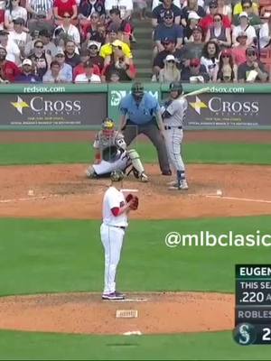 A post by @mlbclasicos on TikTok caption: 9no ining y el Bolibomba Suárez la saca de jonrón #fyp  #beisbol