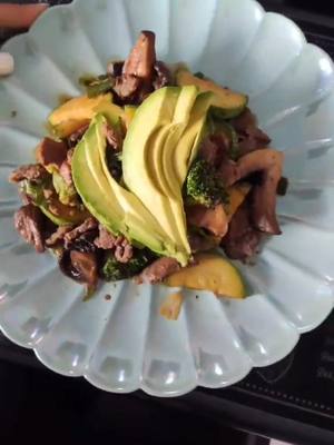 A post by @alessa_cocina on TikTok caption: carne con vegetales #fyp #cooking #Receta #cocina #ketocoach #healthy #sugarfree #keto #dieta