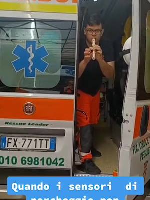 A post by @croceverdepegliese on TikTok caption: Quando i sensori di parcheggio non funzionano…😜#cvp #croceverdepegliese #ambulanze #volontariato #emtlifes