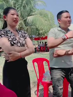 A post by @userounlida on TikTok caption: ស្រាទេអ្នករាំ តោះវៃឡេីង😂😁😃