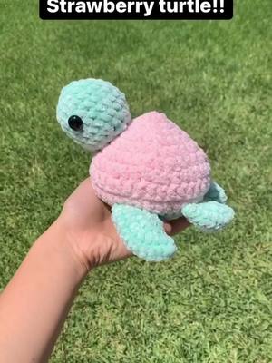 A post by @crochetbudies on TikTok caption: Hi I’m dory 🍓🐢. #dory #turtle #fyp #crochet #MakeASplash