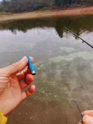 A post by @globalseafishing on TikTok caption: Have you ever seen anyone fishing with  cigarette butts?lf you think it’s amazing,please give me a like and follow me#lure #fishing #lures #lurefishing #fishtok #fishingtiktoks #fishingrod