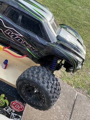 A post by @tx_steelo_rc on TikTok caption: #Traxxas #Xmaxx #RcCars #ParaTi #Fyp #MakeNightsEpic